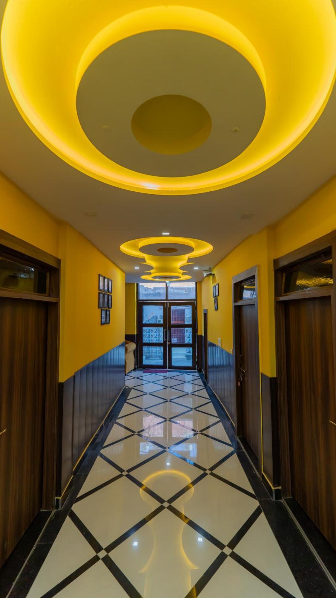 Big Brother Hostel Hotel Agra  Dış mekan fotoğraf