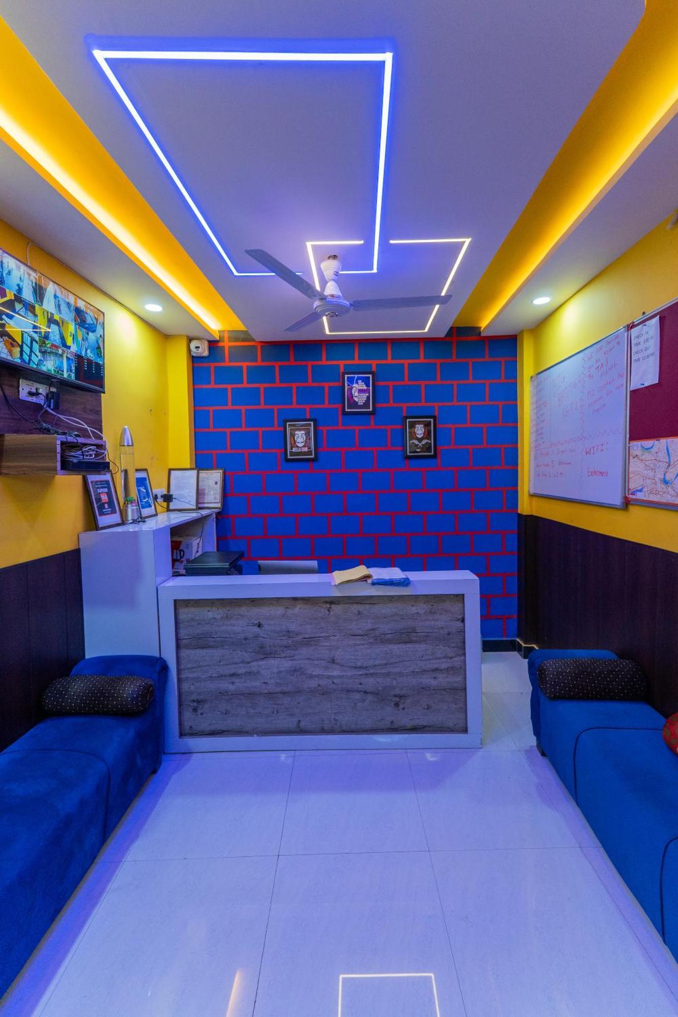 Big Brother Hostel Hotel Agra  Dış mekan fotoğraf
