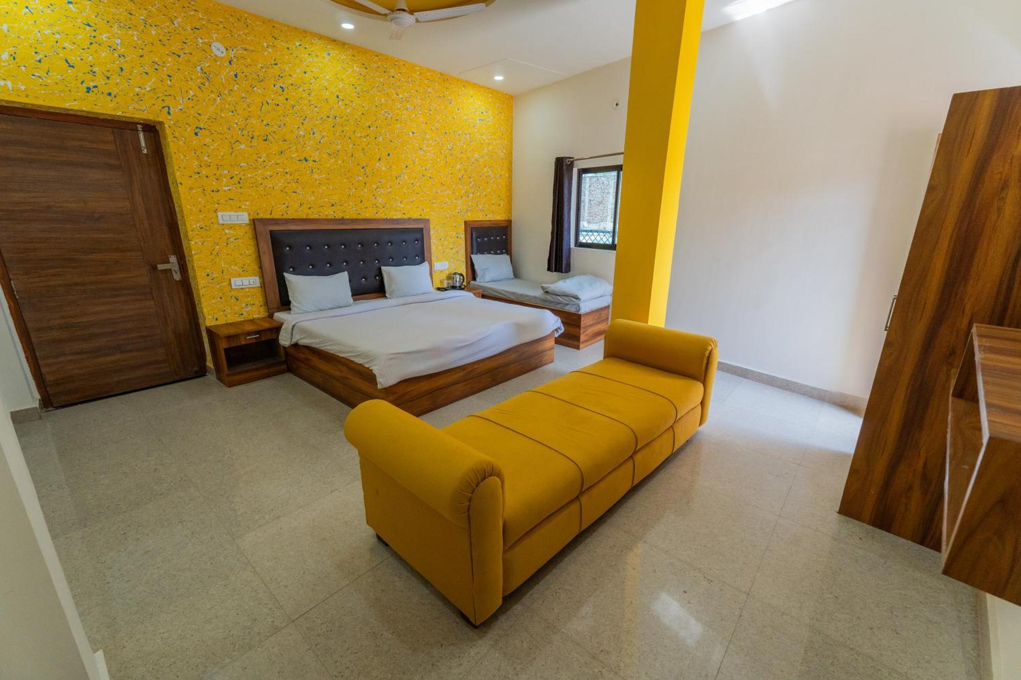 Big Brother Hostel Hotel Agra  Oda fotoğraf